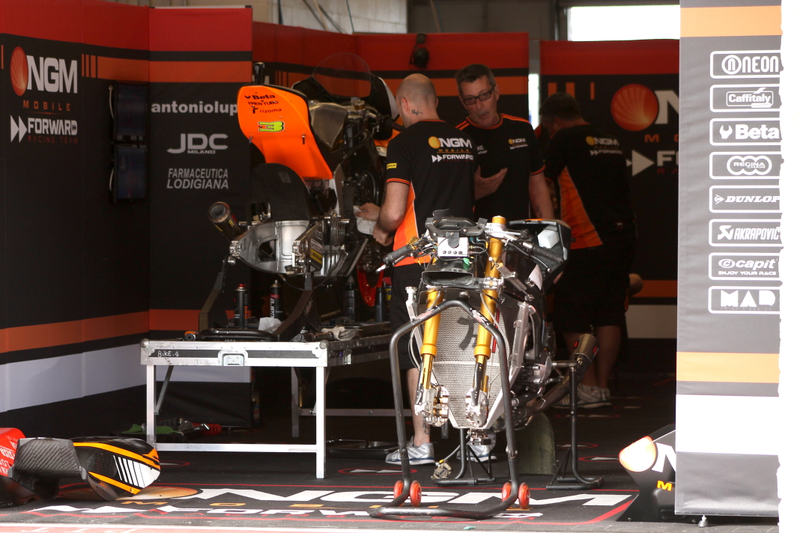 Illustration for article titled MotoGP Bikes In Various States Of Undress